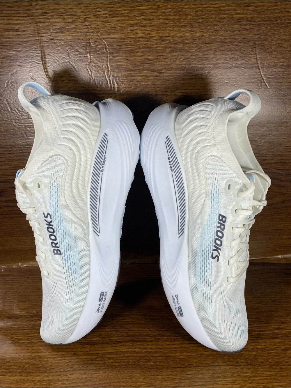 Brooks Adrenaline GTS 25 women’s shoe size 10.5